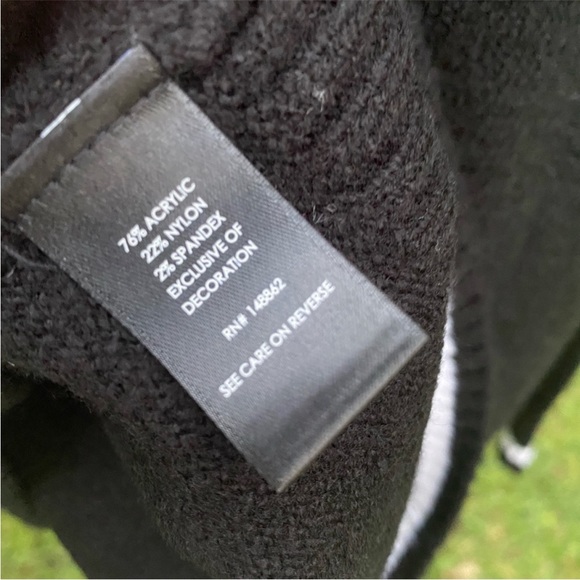 Torrid Women’s Crewneck Sweater Star Lips Size 1X NWT - Picture 7 of 7